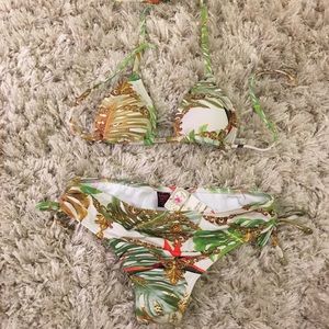 Biquíni Set Top xs bottom s. NWT (made in Brazil)